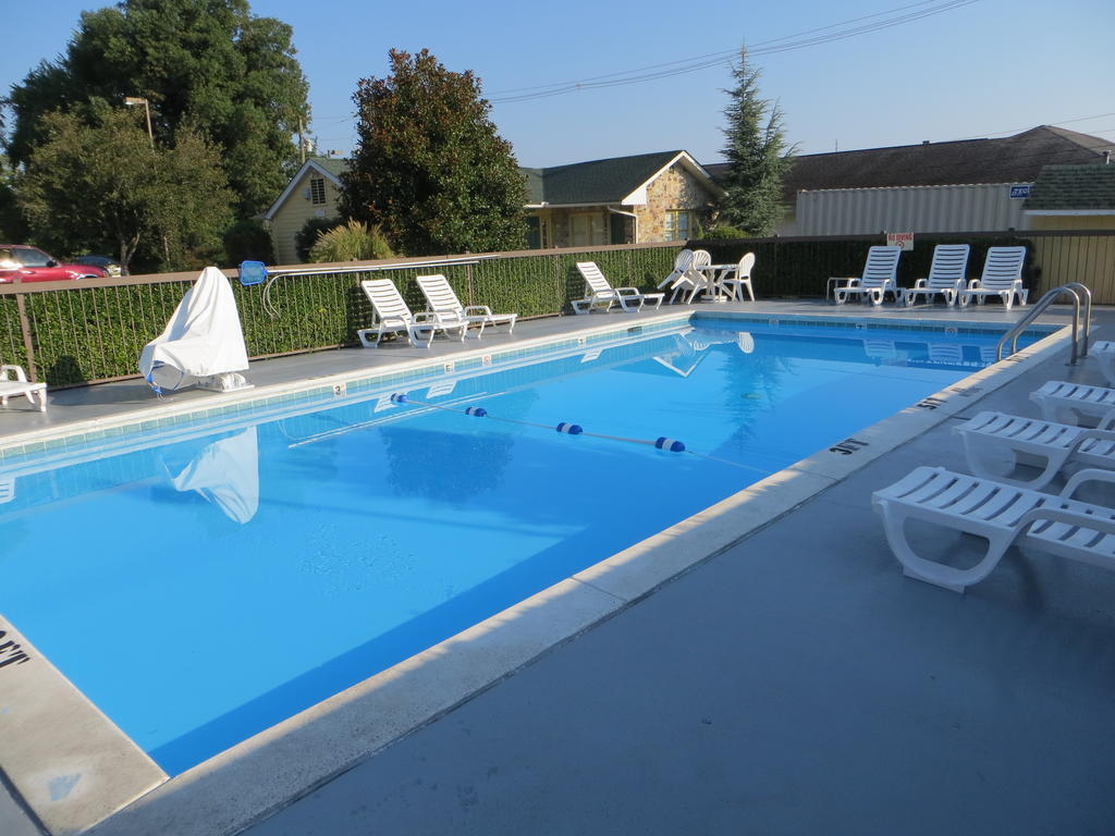 Baymont By Wyndham Sevierville Pigeon Forge Exterior photo