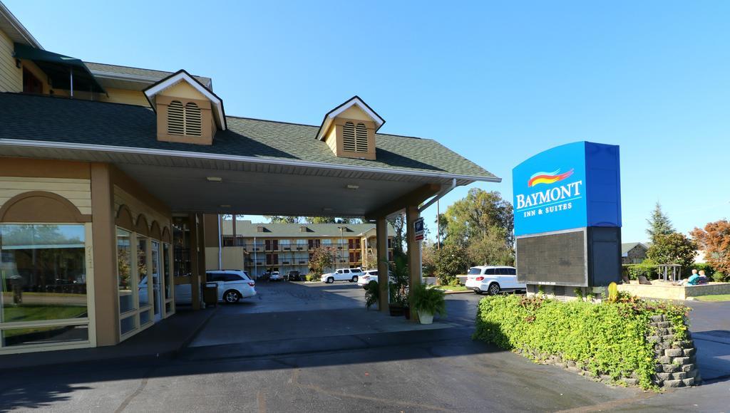 Baymont By Wyndham Sevierville Pigeon Forge Exterior photo