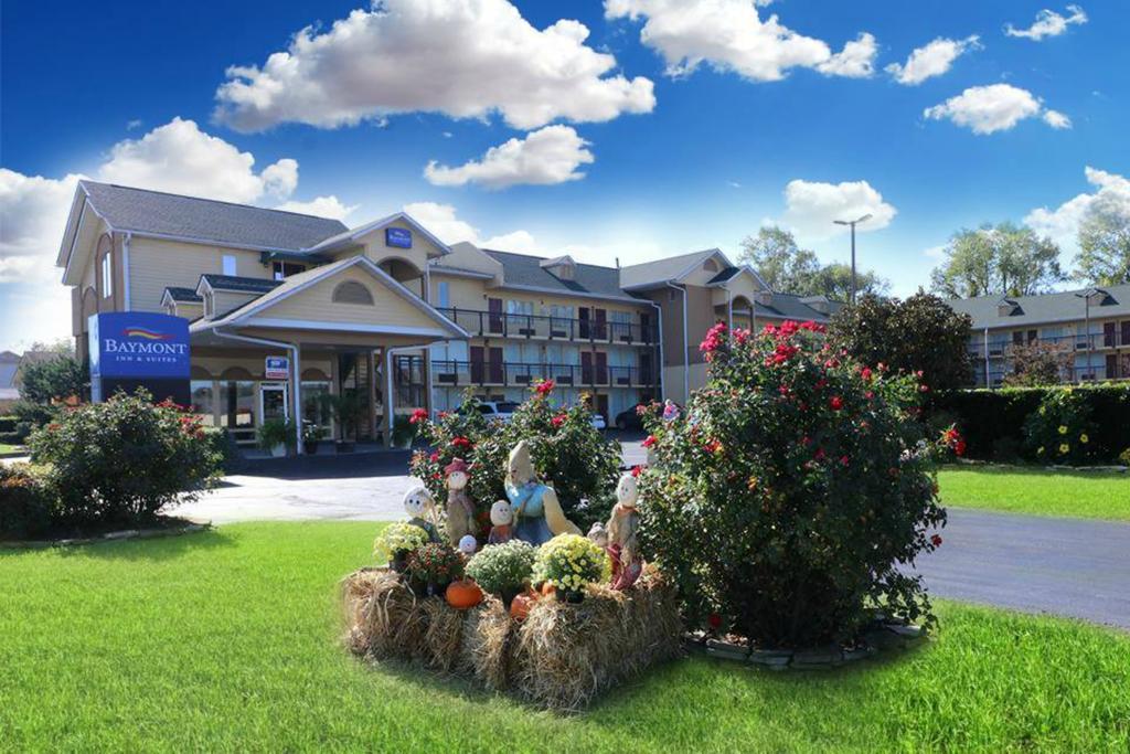 Baymont By Wyndham Sevierville Pigeon Forge Exterior photo