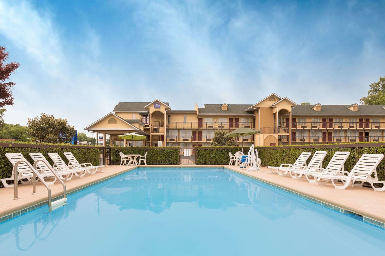 Baymont By Wyndham Sevierville Pigeon Forge Exterior photo
