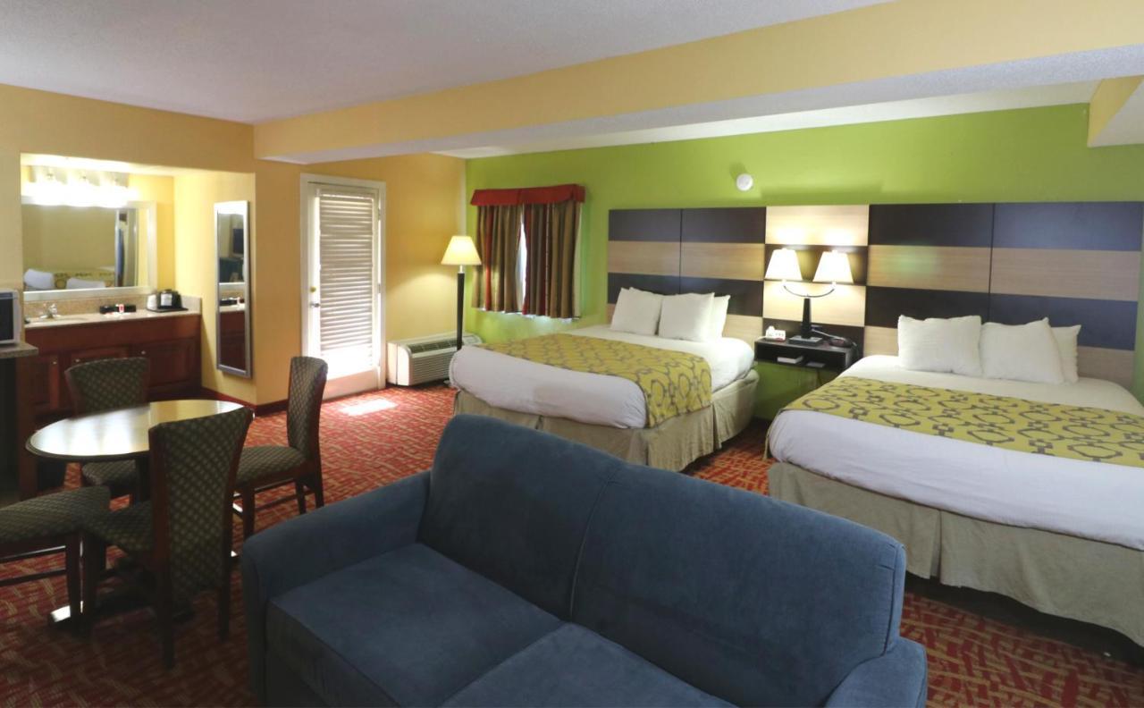 Baymont By Wyndham Sevierville Pigeon Forge Exterior photo